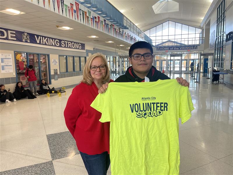 Student Brandon Jimenez wins t-shirt for complimenting teacheer Susan Biglin at Inernational SEL Day 2024.