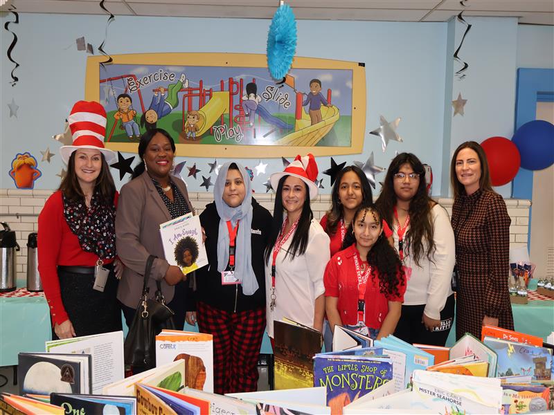 Texas Avenue School Read Across America