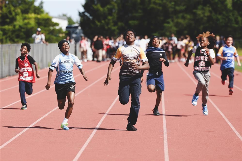  Track runners